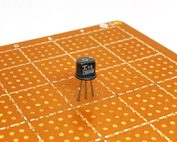 NPNトランジスタ 150V 30mA 150mW (50個入) ■限定特価品■