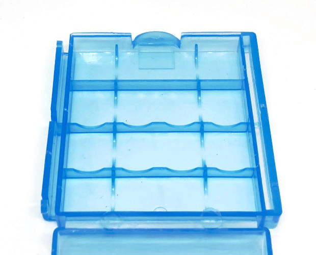 単3形×4本用 バッテリー収納ケース 青