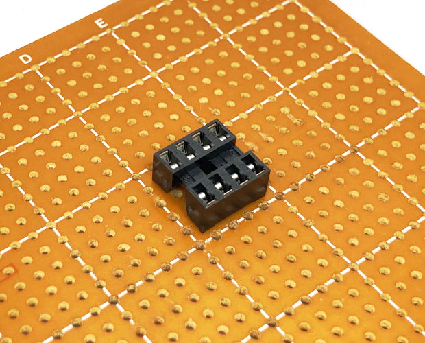 JAE ICソケット 板バネ 8P 300mil (10個入) ■限定特価品■