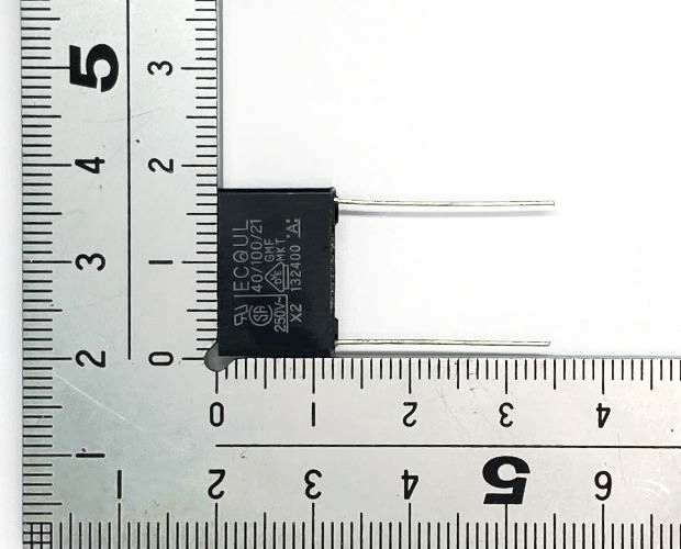 メタライズドフィルムコンデンサ AC275V 0.1μF ±20% (100個入) ■限定特価品■