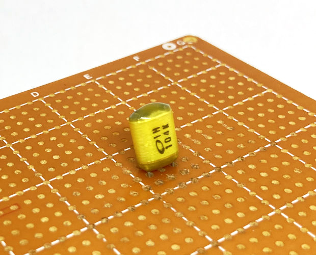 フィルムコンデンサ 50V 0.1μF ±10% (100個入) ■限定特価品■