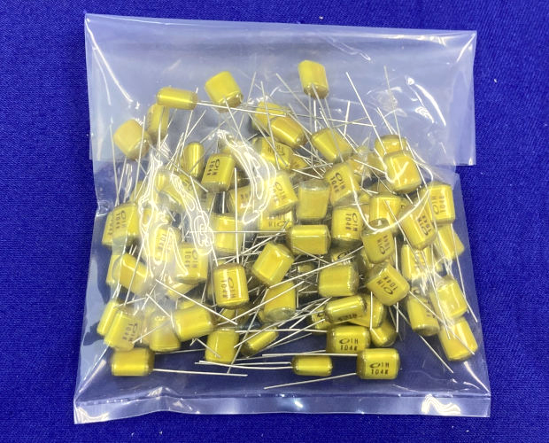 フィルムコンデンサ 50V 0.1μF ±10% (100個入) ■限定特価品■