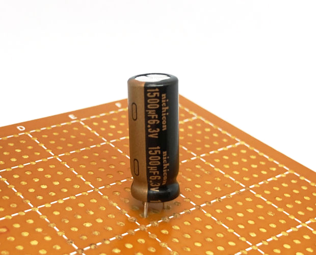 超低インピーダンス電解コンデンサ 6.3V 1500μF (20個入) ■限定特価品■